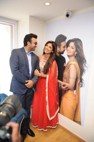 Raj Kundra and Shilpa Shetty Kundra launches Satyug Gold Stores in Laxmi Bazar, Pune