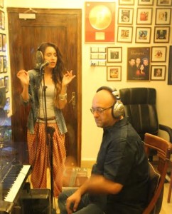 Shraddha Kapoor lends her voice for upcoming movie “Ek Villain” background score