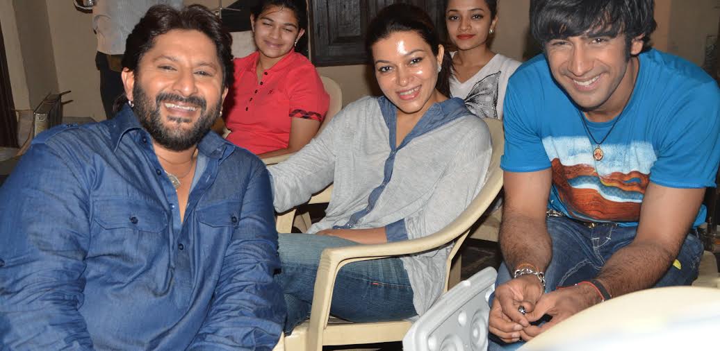 Guddu Rangeela, Shoot, Entertains