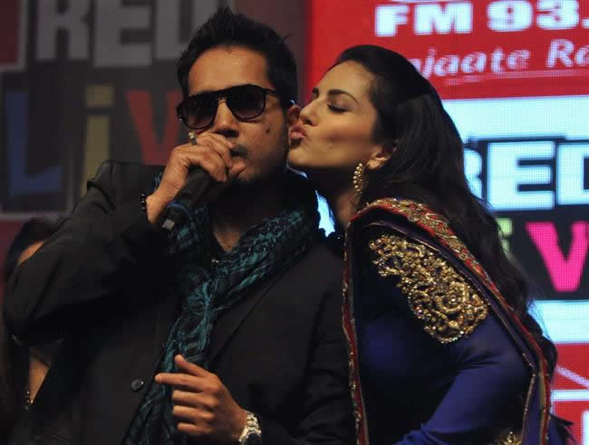 Mika Singh, Sunny Leone, Swanky Music Video