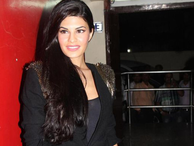 Jacqueline Fernandez, organic, cafe, Bandra, Juhu