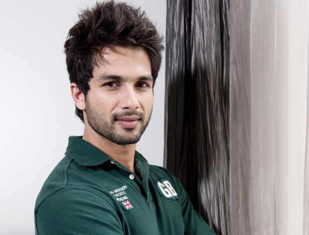 Shahid Kapoor, engaged