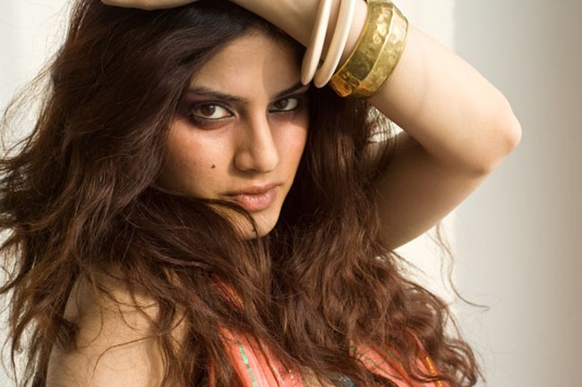 Khamoshiyan, Sapna Pabbi, chat, men