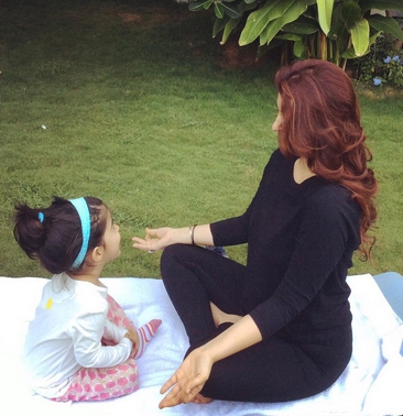 Twinkle Khanna, Baba Ram Dev, daughter, picture