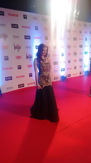 Evelyn Sharma. Red Carpet, Filmfare Award 2016