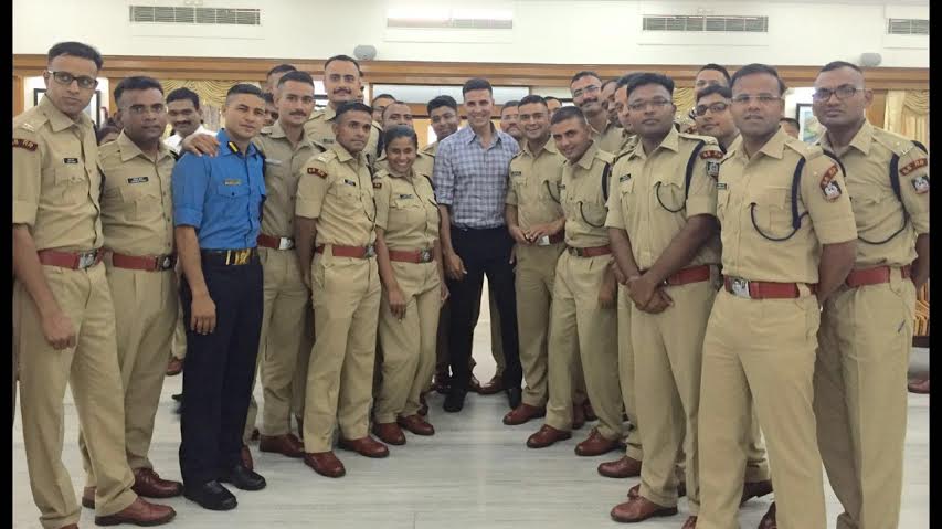 Akshay Kumar, IPS officers