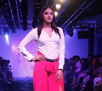 Anushka Ranjan, Karn Malhotra, Lakme Fashion Week 2016