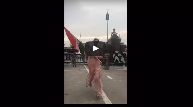 Diana Penty, Indian flag, Attari border