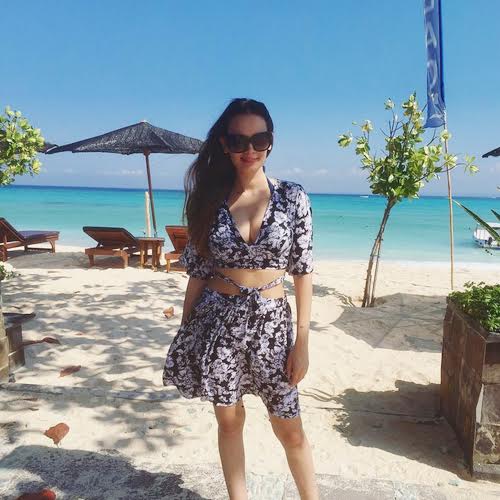 Evelyn Sharma, bikini, beach, Bali