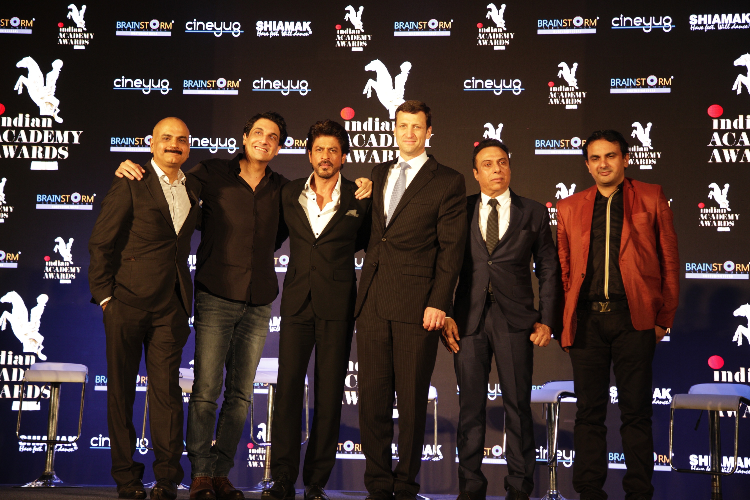 Shah Rukh Khan, announces, Indian Academy Awards