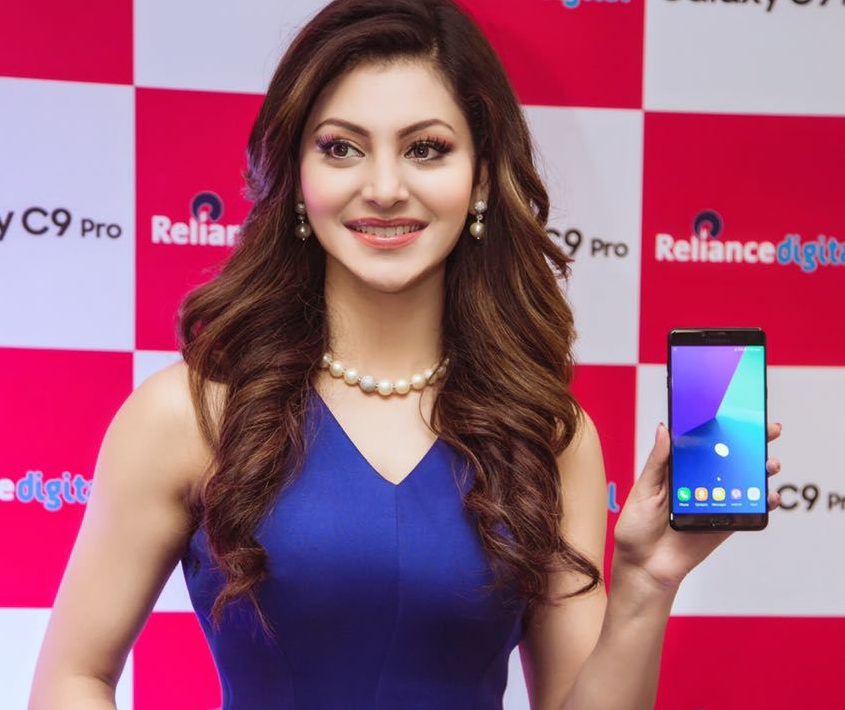 Urvashi Rautela,CoverStory,launch,Samsung,C9 Pro,Delhi.