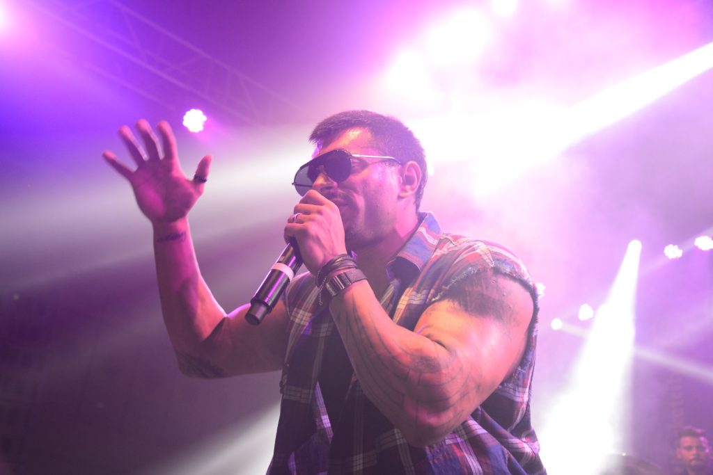 Karan Singh Grover,performs,on stage