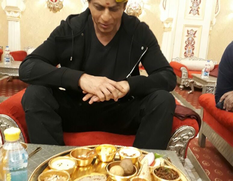 Shah Rukh Khan, Dal Baati churma, gold thali