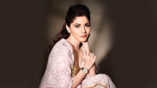 Kanika Kapoor, Indian singer,Milan Fashion Week, Moschino