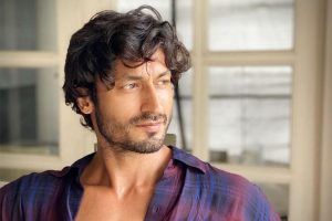 Checkout Vidyut Jammwal transformation video for upcoming film Crakk!