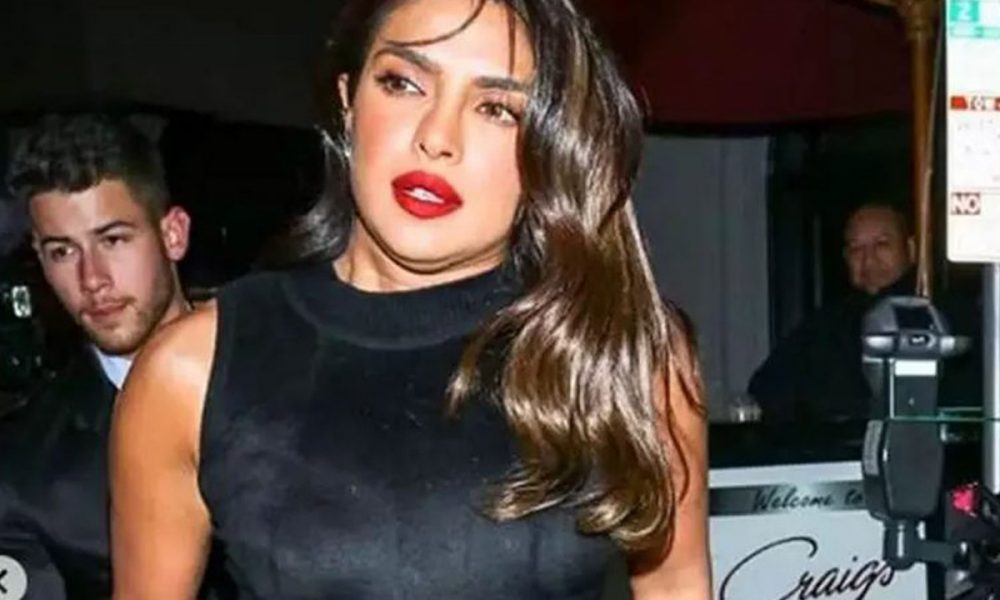 Priyanka Chopra, Priyanka Chopra Dress, filmywap, BollywoodDhamaka